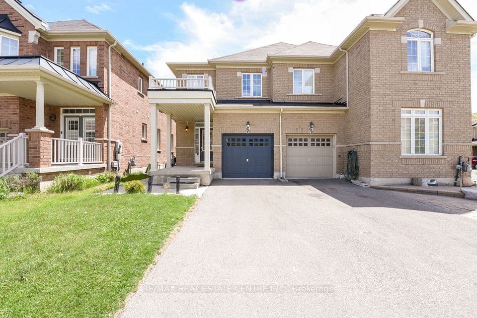 682 Megson Terrace, Milton, ON L9T 8K4 – main photo