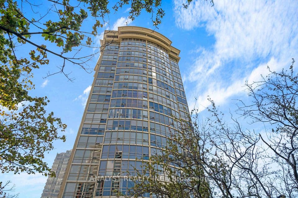 50 Eglinton Avenue W 909, Mississauga, ON L5R 3P5 – photo 2