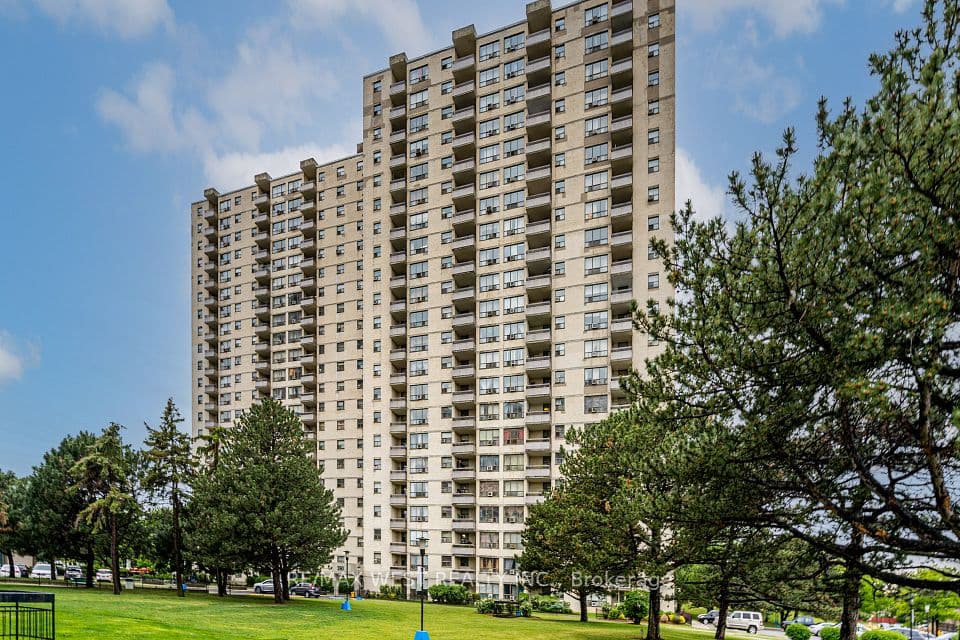 390 Dixon Road 2309, Toronto, ON M9R 1T4 – main photo