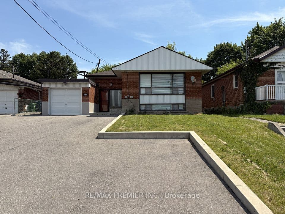 2979 Weston Road, Toronto, ON M9M 2T1 – main photo