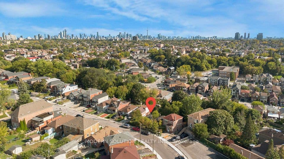 5A Dynevor Road, Toronto, ON M6E 3W7 – photo 2