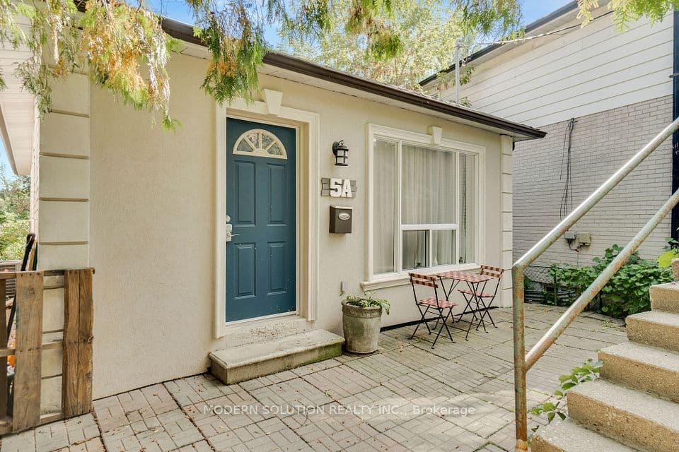 5A Dynevor Road, Toronto, ON M6E 3W7 – main photo