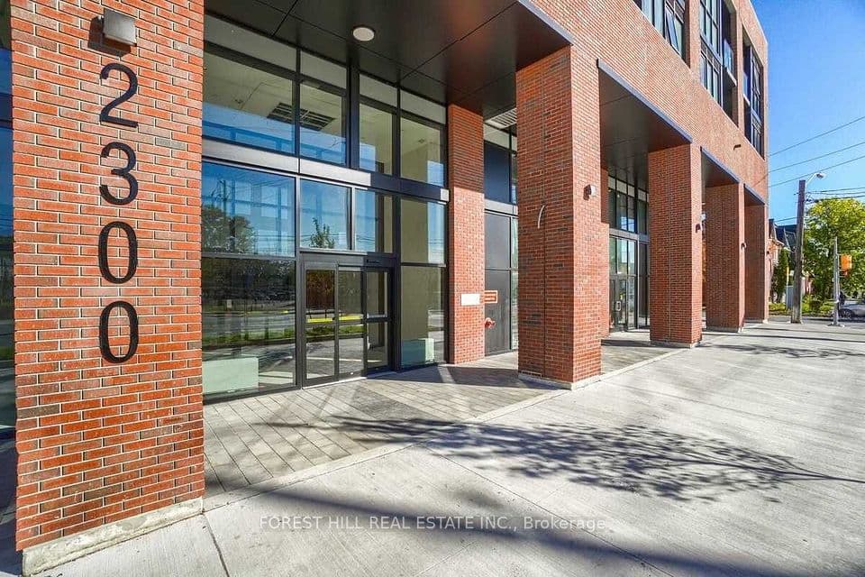 2300 St. Clair Avenue W 1009, Toronto, ON M6N 0B3 – main photo