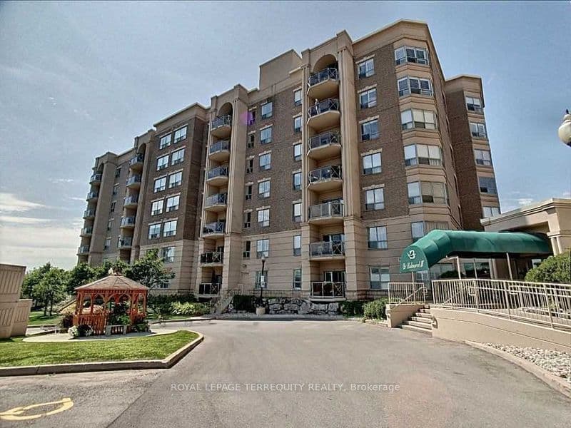 2085 Amherst Heights Drive 212, Burlington, ON L7P 5C2 – main photo