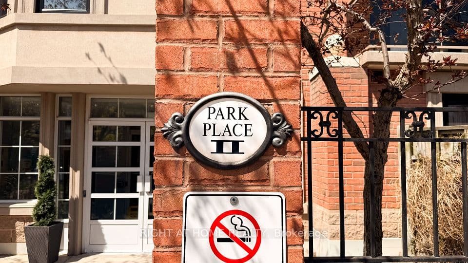 2300 Parkhaven Boulevard 308, Oakville, ON L6H 6V9 – photo 2