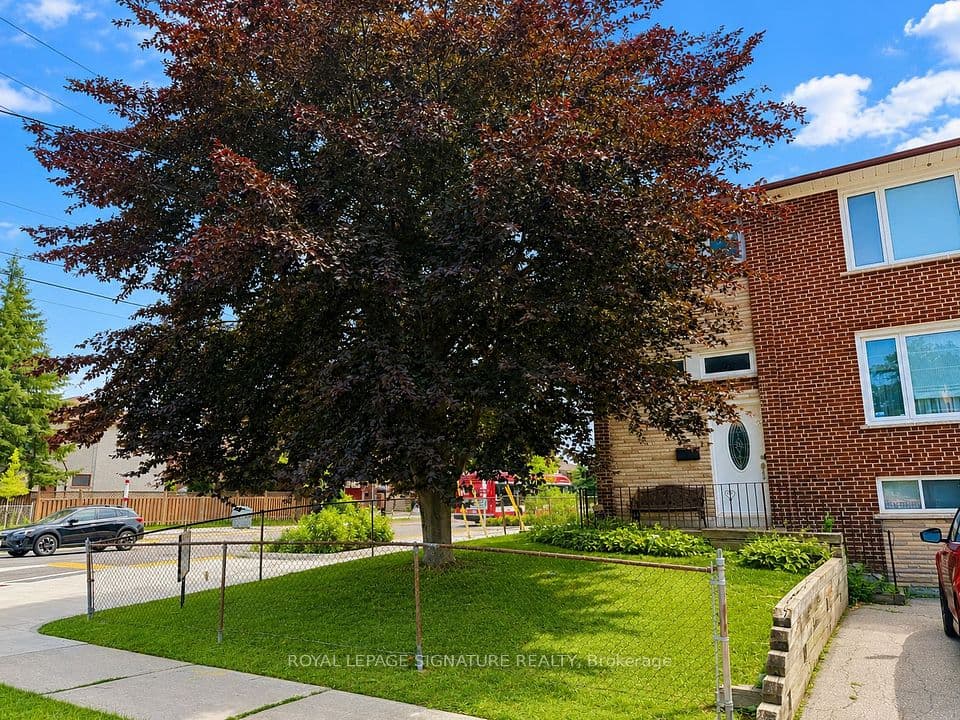 67 Stilecroft Drive, Toronto, ON M3J 1A8 – main photo