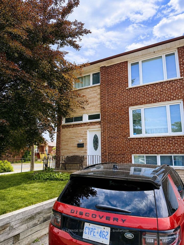67 Stilecroft Drive, Toronto, ON M3J 1A8 – photo 2