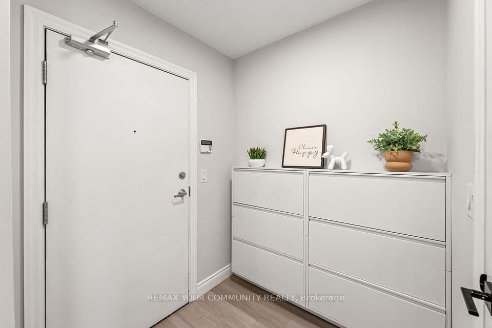 1940 Ironstone Drive 609, Burlington, ON L7L 0E4 – photo 2