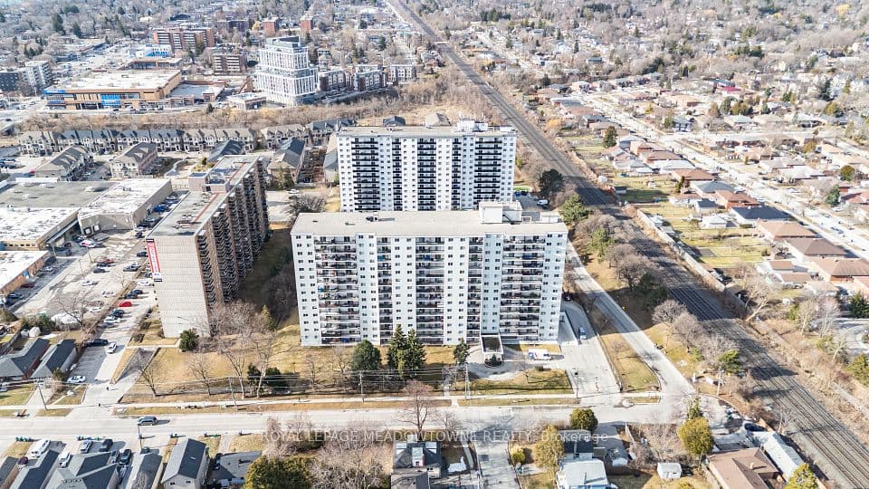 1100 Caven Street PH #8, Mississauga, ON L5G 4N3 – photo 2