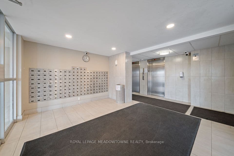 1100 Caven Street PH #8, Mississauga, ON L5G 4N3 – photo 3