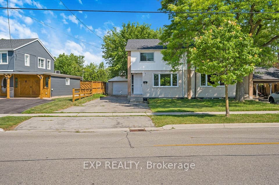 132 Heslop Road, Milton, ON L9T 1B4 – main photo