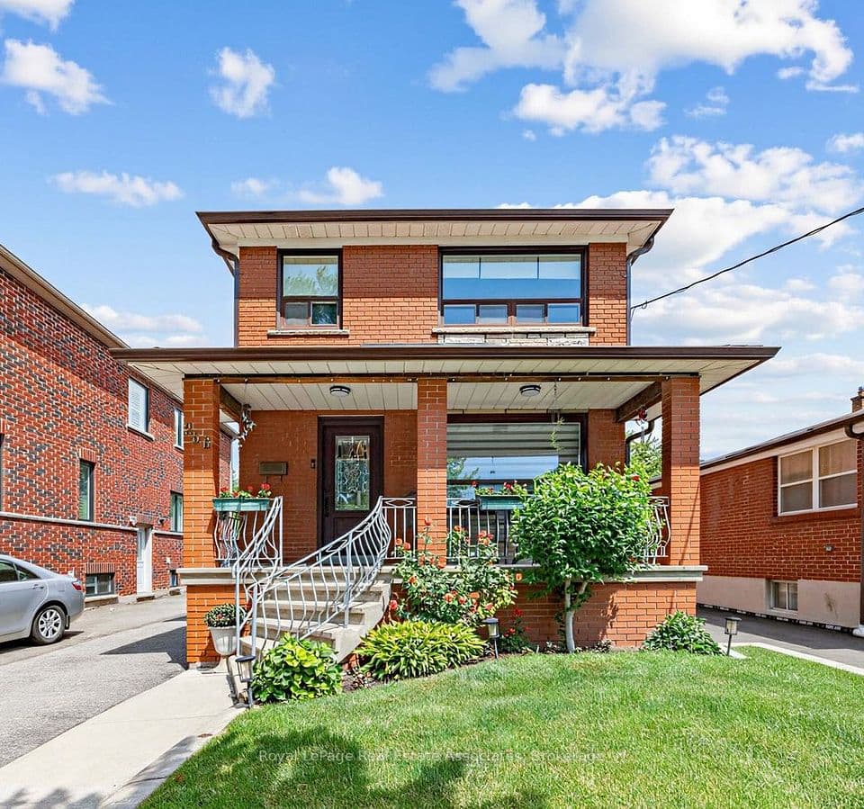 256 John Street, Toronto, ON M9N 1K2 – main photo