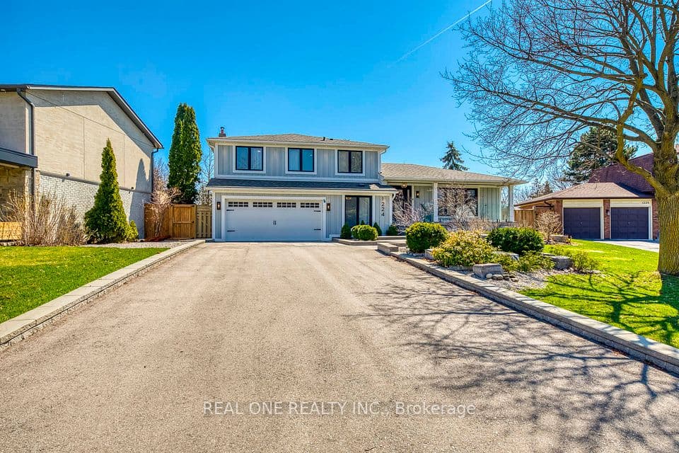 1224 Willowbrook Drive, Oakville, ON L6L 2K1 – main photo