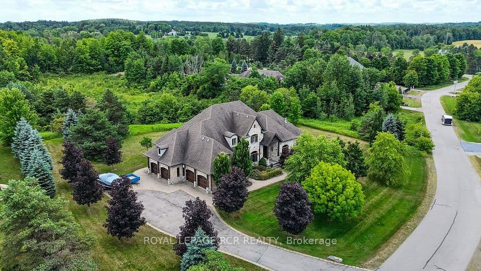7 Proctor Avenue, Caledon, ON L7E 4E7 – main photo