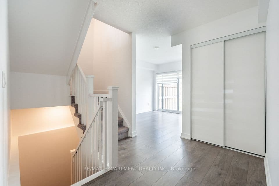1121 Cooke Boulevard 73, Burlington, ON L7T 0C3 – photo 3
