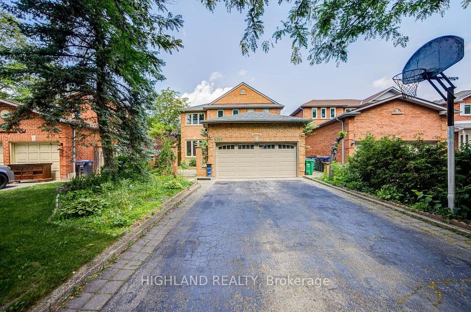 4369 Spinningdale Court, Mississauga, ON L5M 3J9 – main photo