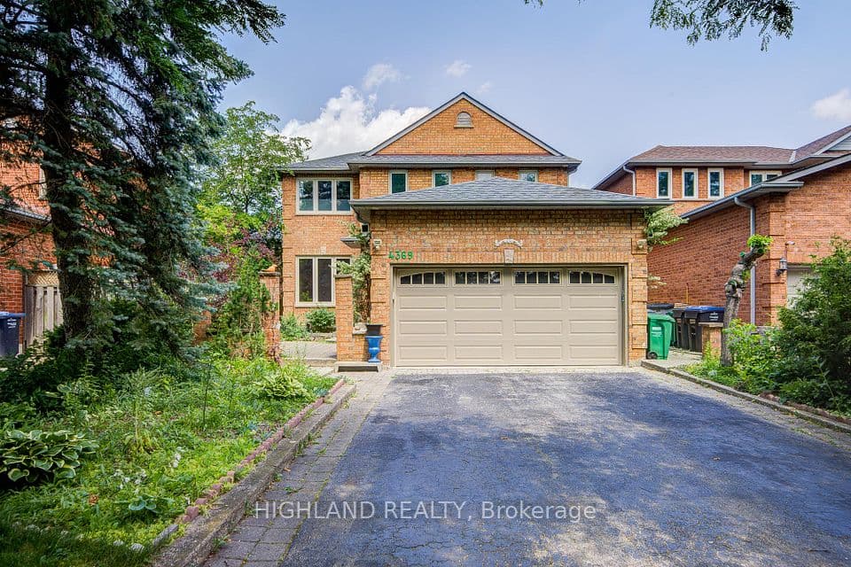 4369 Spinningdale Court, Mississauga, ON L5M 3J9 – photo 2
