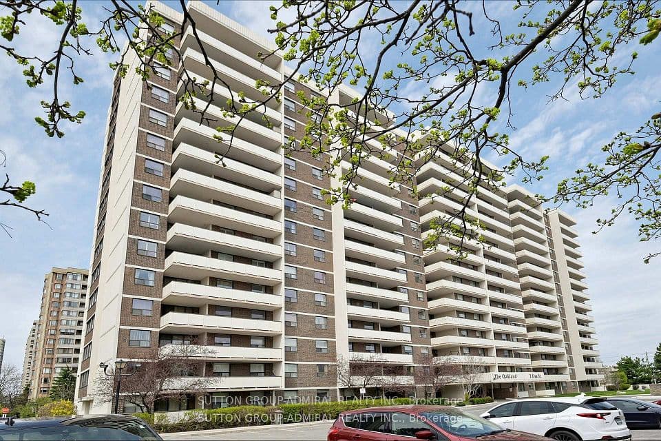 3 Lisa Street 910, Brampton, ON L6T 4A2 – main photo