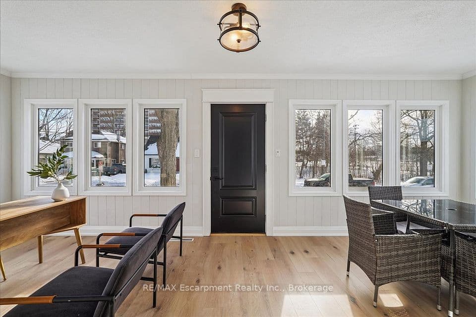 135 DEANE Avenue, Oakville, ON L6K 1N2 – photo 2