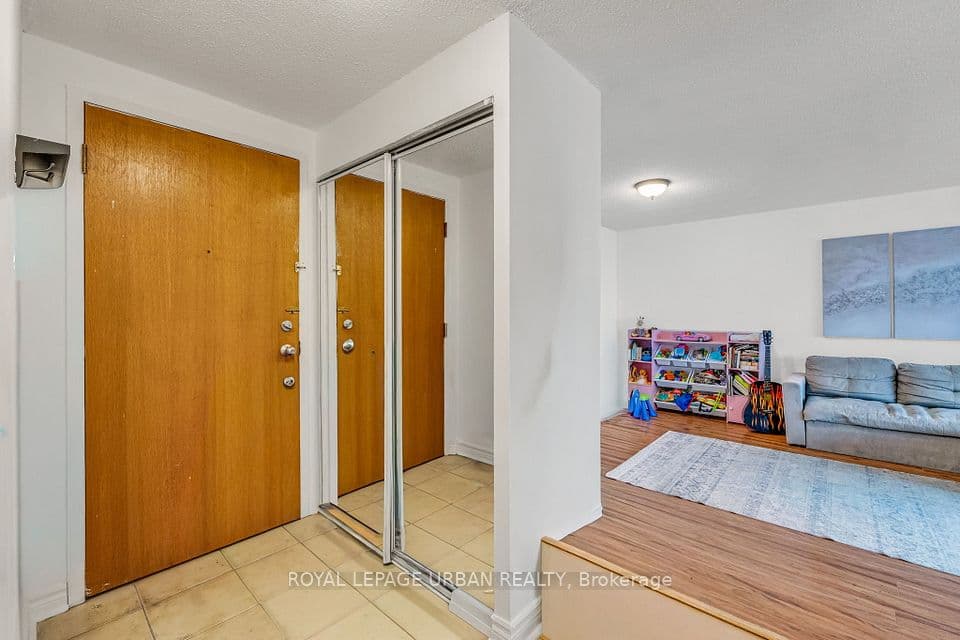 61 Markbrook Lane 1210, Toronto, ON M9V 5E7 – photo 3