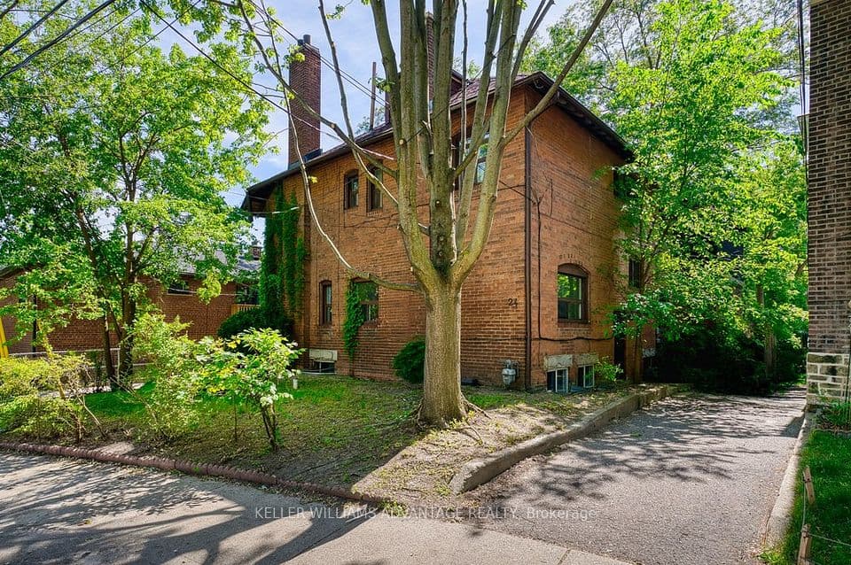 24 Indian Road Crescent, Toronto, ON M6P 2G1 – main photo