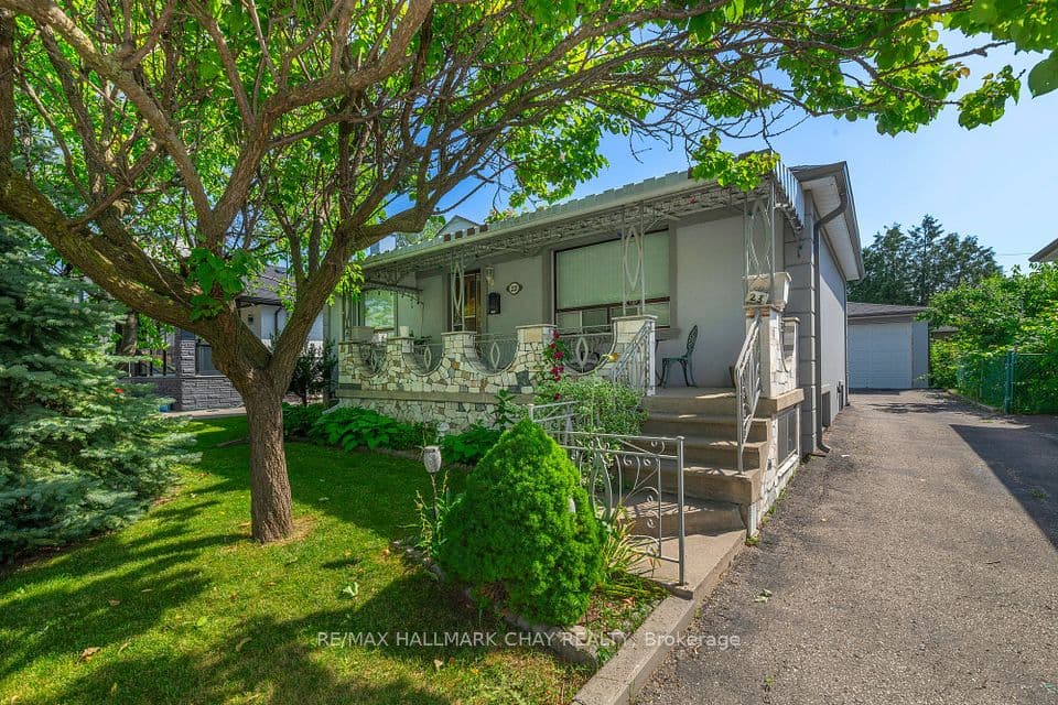 23 Chappel Hill Road, Toronto, ON M3M 1M1 – main photo
