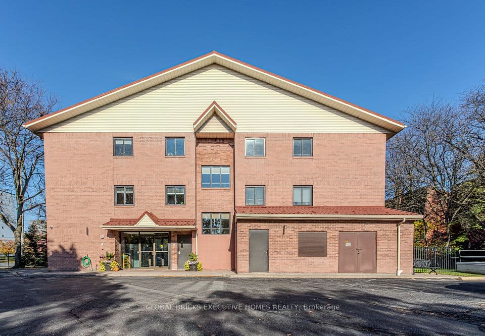 1275 Cornerbrook Place 102, Mississauga, ON L5C 3J3 – main photo