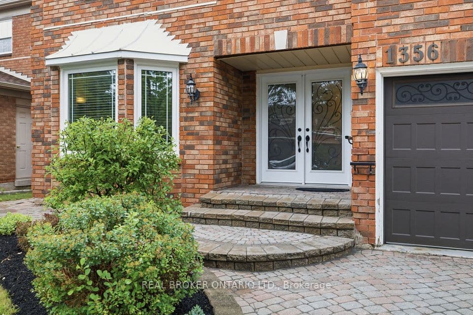 1356 Mapleridge Crescent, Oakville, ON L6M 2G6 – photo 2