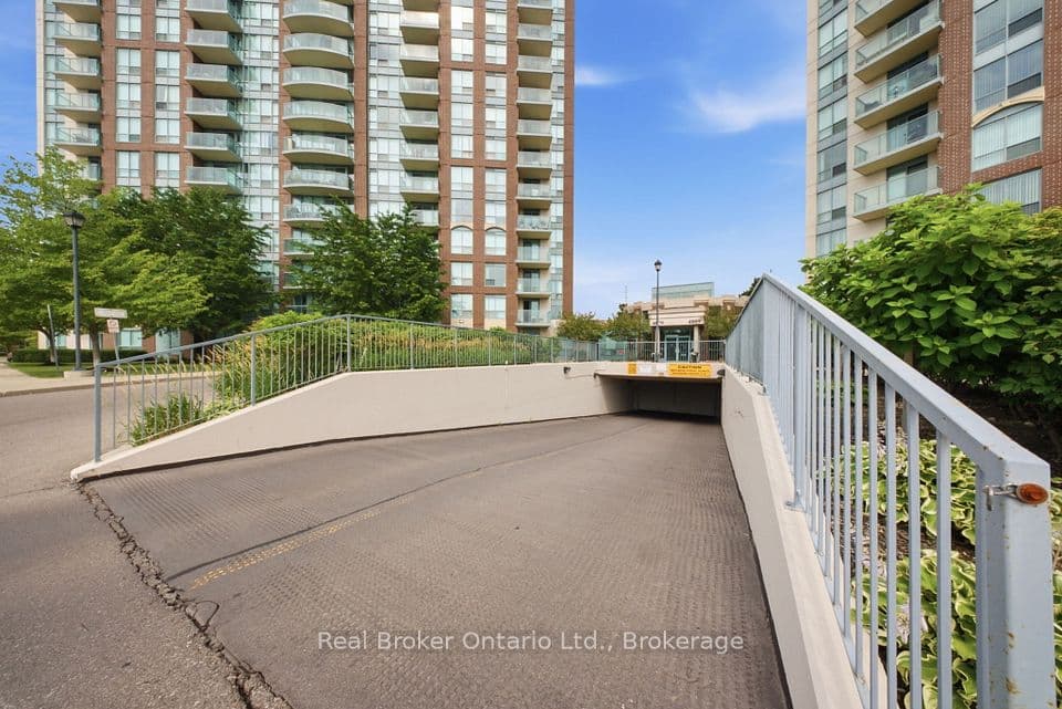 4879 Kimbermount Avenue 902, Mississauga, ON L5M 7R8 – photo 3