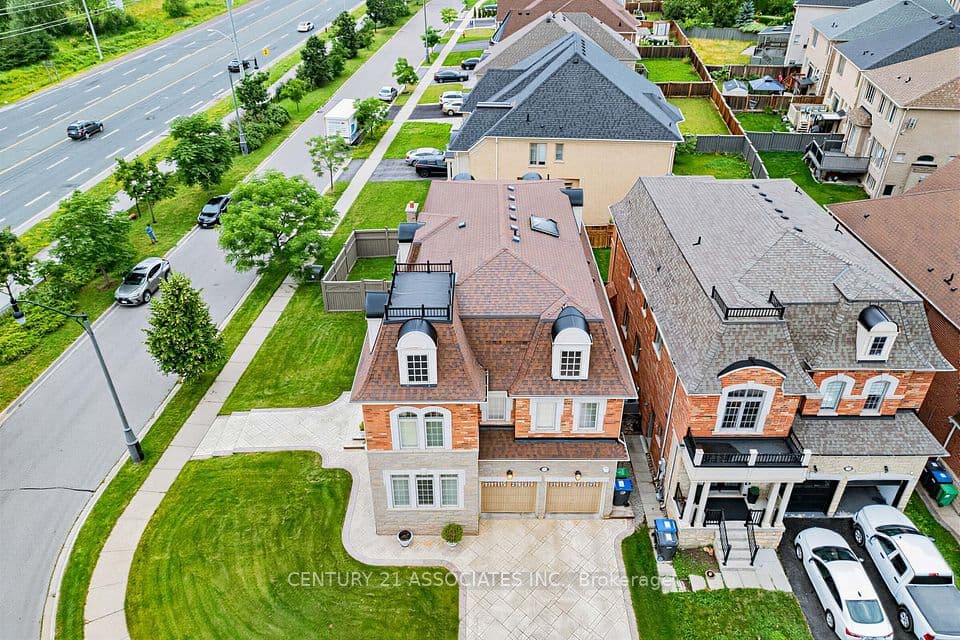 29 Black Diamond Crescent, Brampton, ON L6X 1A2 – main photo