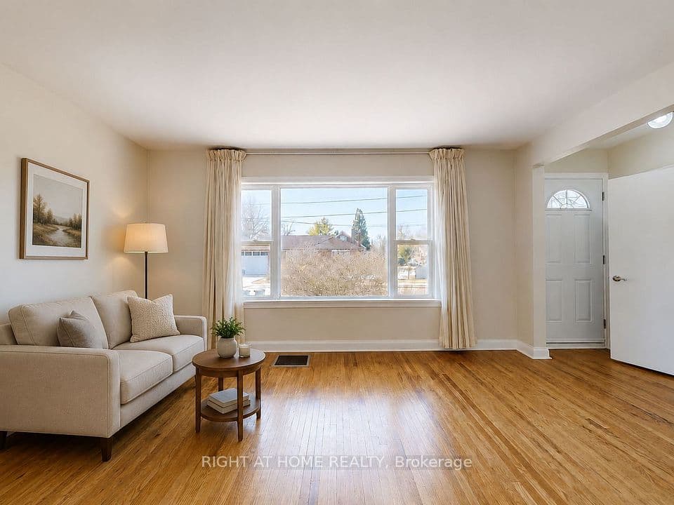 48 Loney Avenue, Toronto, ON M3L 1E9 – photo 3