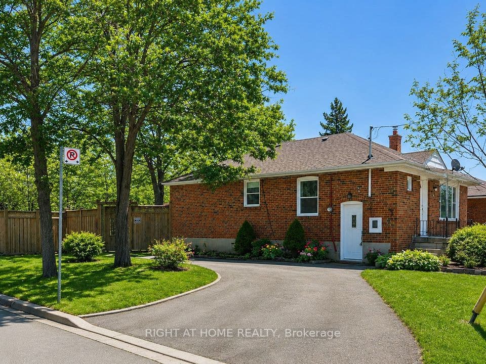 48 Loney Avenue, Toronto, ON M3L 1E9 – photo 2