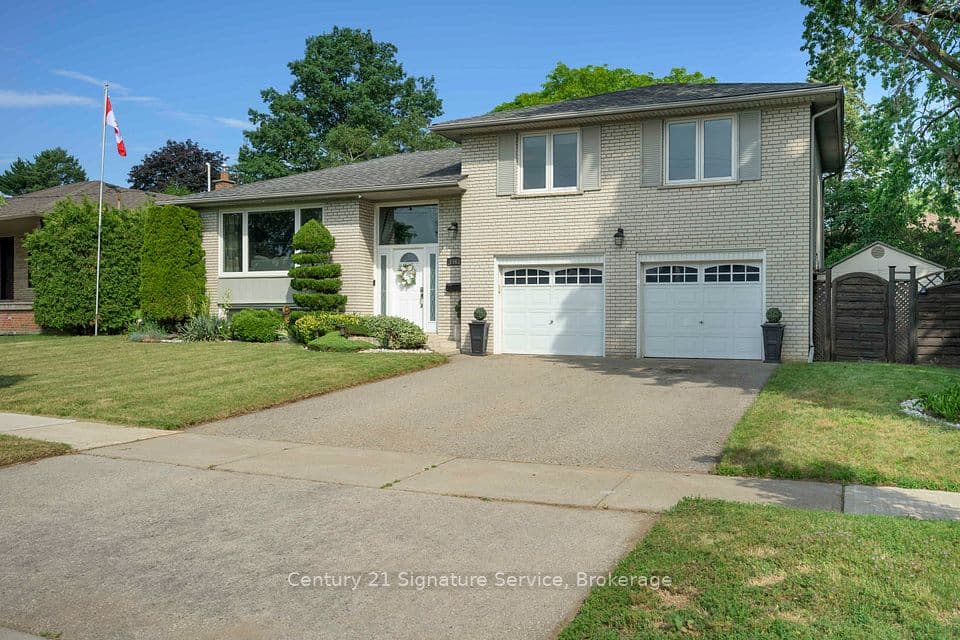 1563 Brentano Boulevard, Mississauga, ON L4X 1A5 – main photo