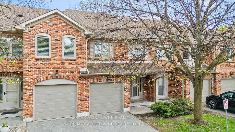 2230 Walkers Line 9, Burlington, ON L7M 3Y8 – main photo