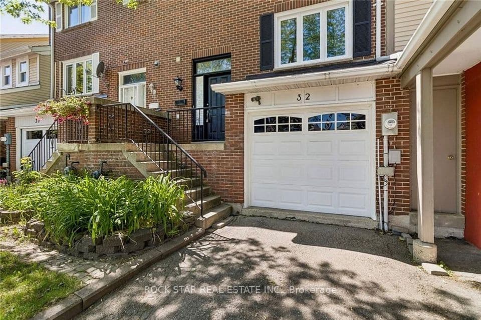 32 Lansing Square, Brampton, ON L6Z 1E6 – photo 2