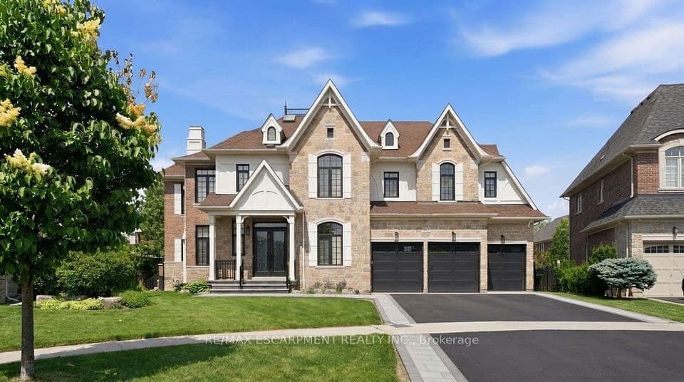 950 Fredonia Drive, Mississauga, ON L5C 2W4 – main photo