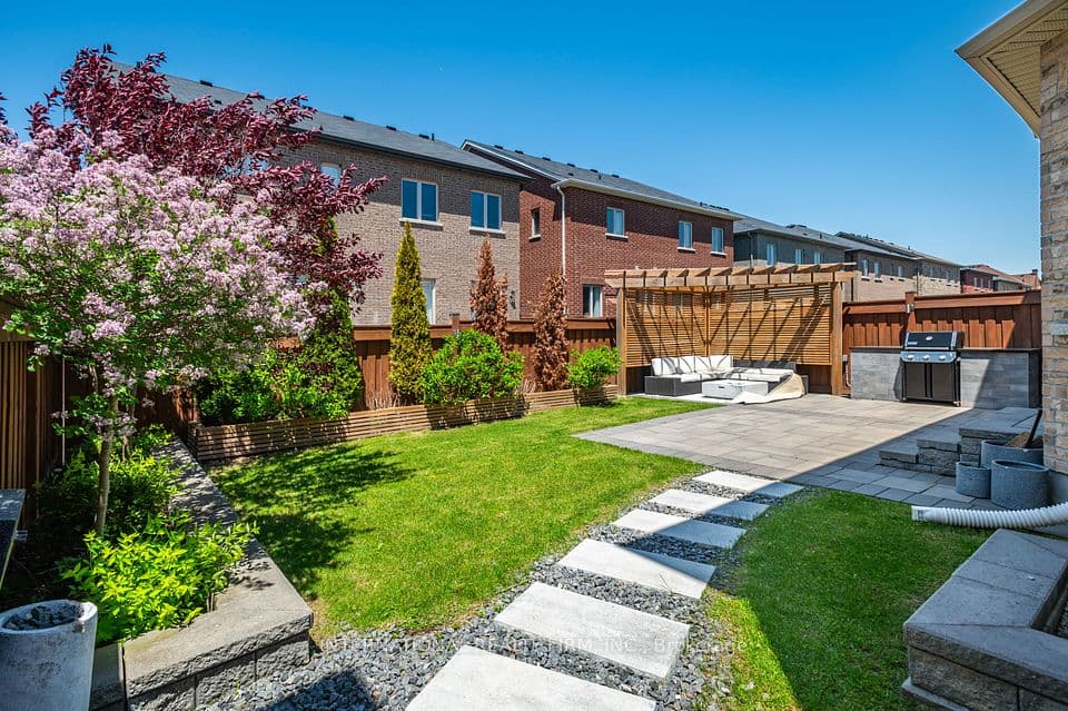 233 Etheridge Avenue, Milton, ON L9E 1H6 – photo 2