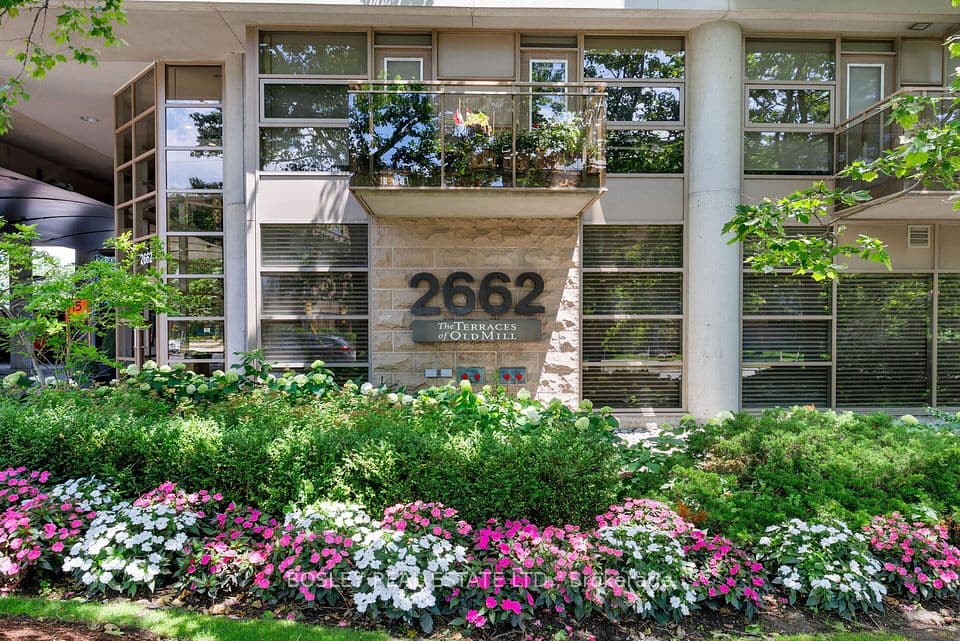 2662 Bloor Street W 1109, Toronto, ON M8X 2Z7 – main photo