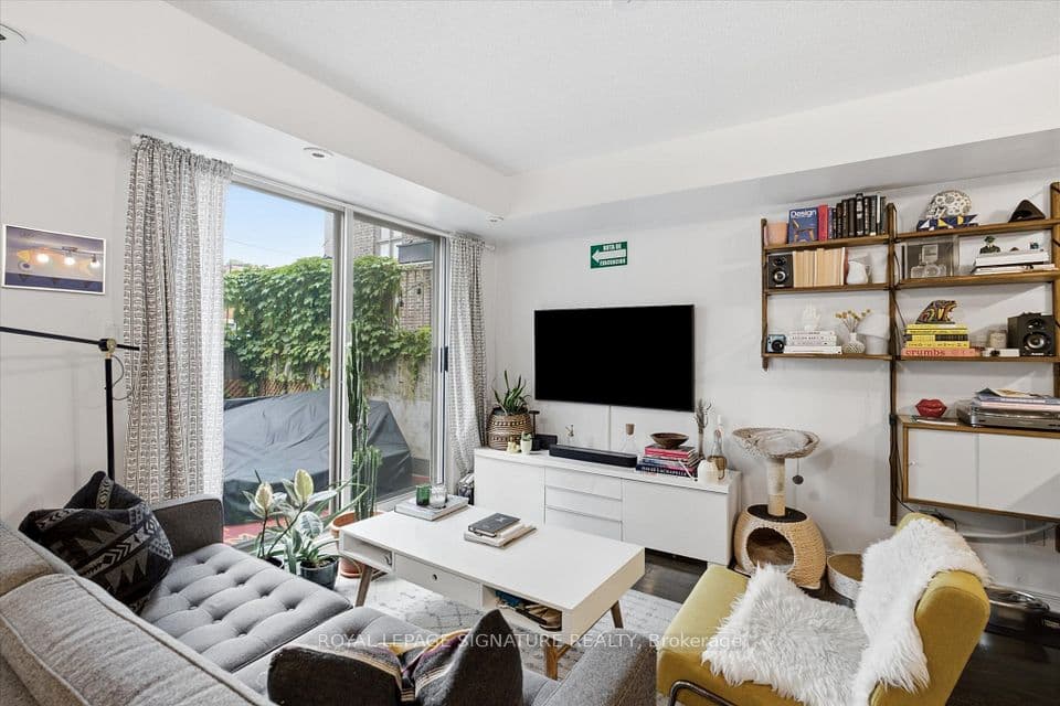 5 Elsie Lane TH135, Toronto, ON M6P 3N3 – photo 3