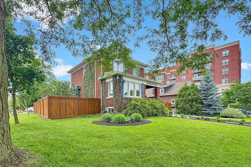 976 Lasalle Park Road, Burlington, ON L7T 1N2 – photo 3