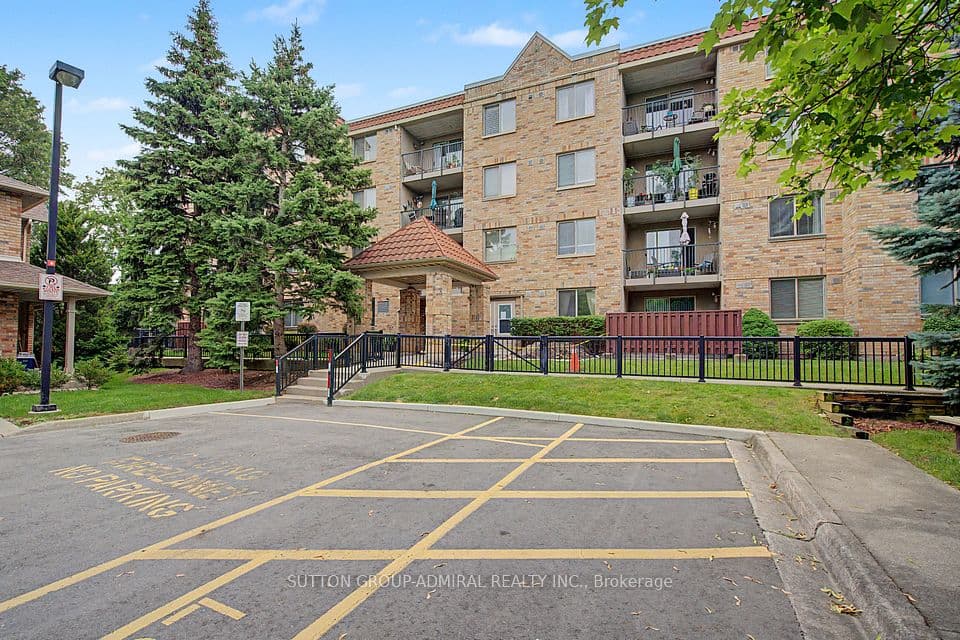 3499 Upper Middle Road 311, Burlington, ON L7M 4M7 – main photo