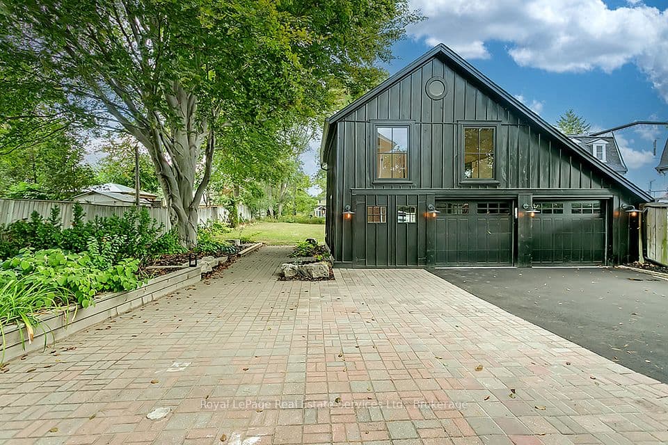 349 Trafalgar Road, Oakville, ON L6J 3H3 – photo 2