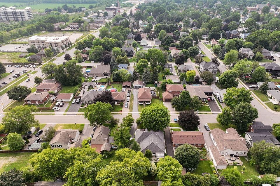 33 MILES Street, Milton, ON L9T 1E5 – photo 2