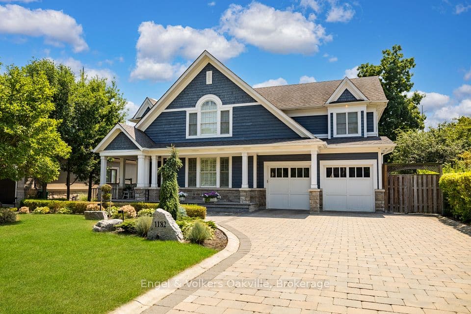 1182 Streambank Drive, Mississauga, ON L5H 1W8 – main photo