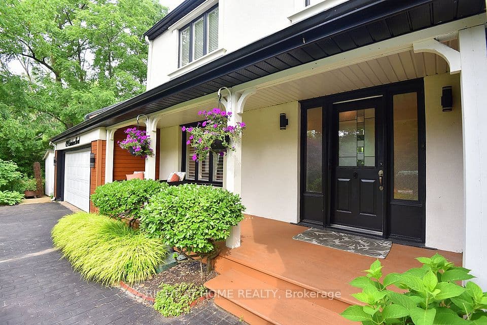 4299 Lakeshore Road, Burlington, ON L7L 1A7 – main photo