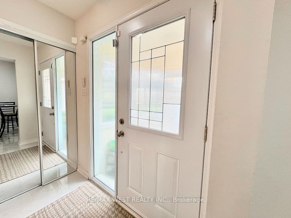 10 Hardcastle Court, Brampton, ON L6S 2B3 – photo 3