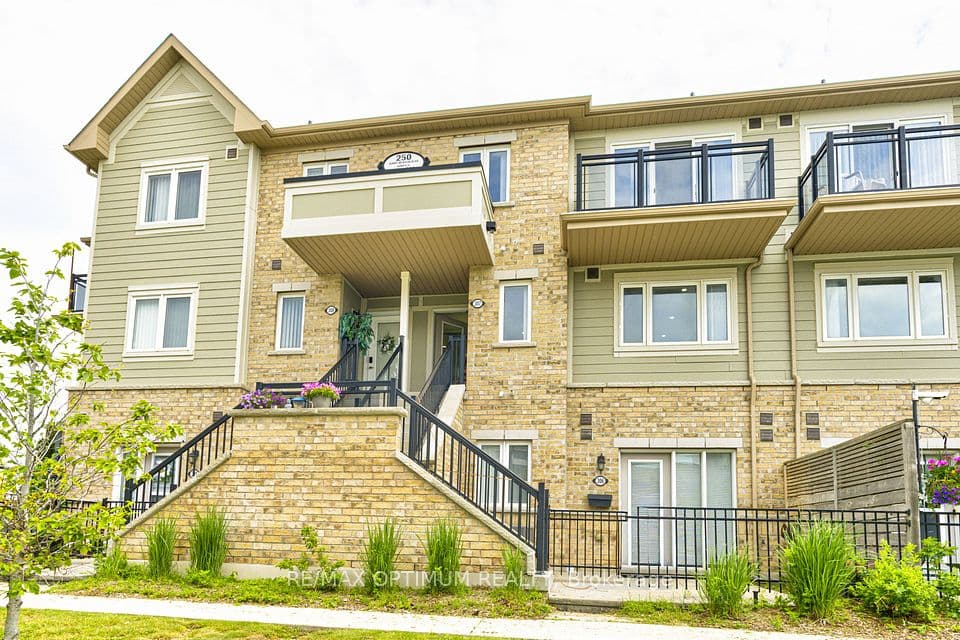 250 Sunny Meadow Boulevard 307, Brampton, ON L6R 3Y6 – main photo