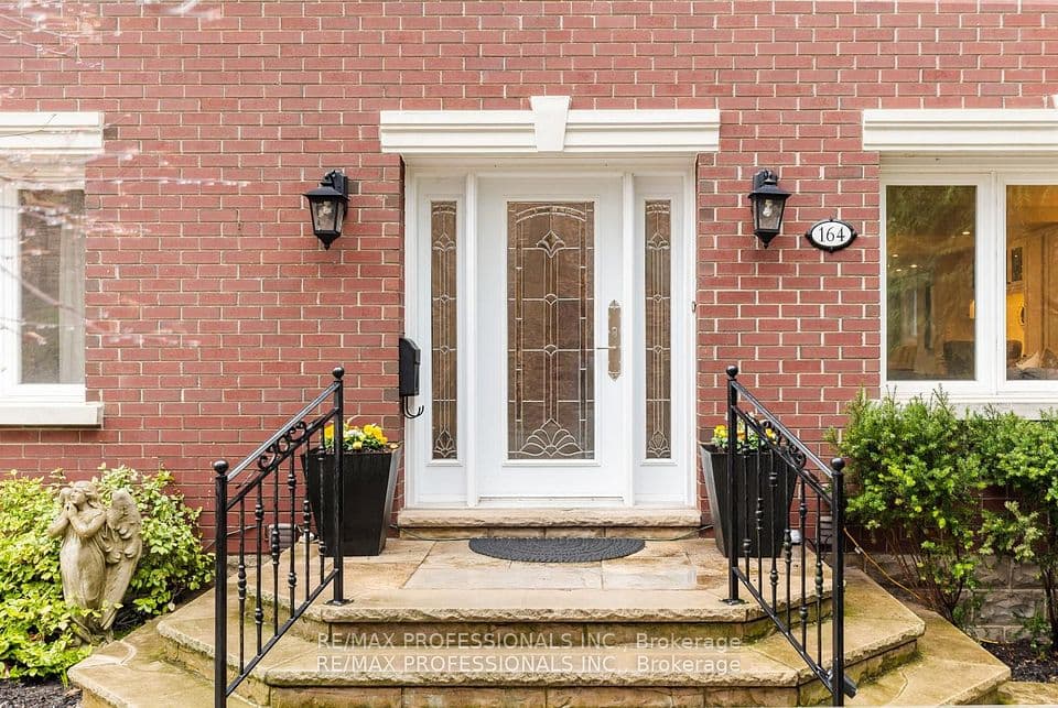 164 Morningside Avenue, Toronto, ON M6S 1E3 – photo 2