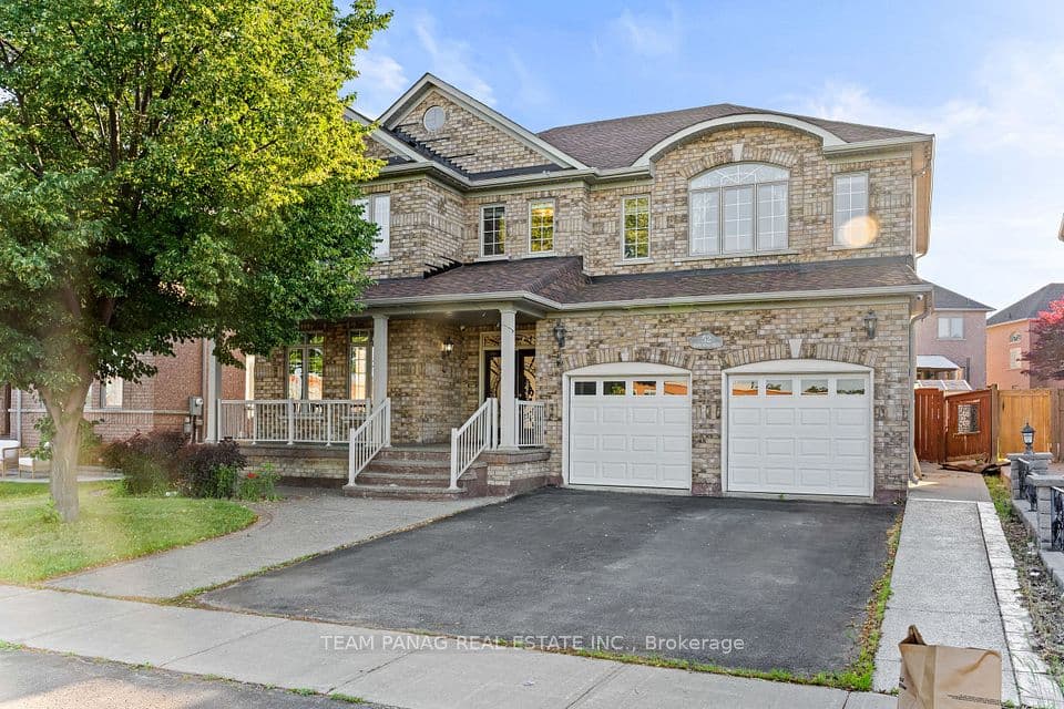 52 Mount Royal Circle, Brampton, ON L6P 2K4 – photo 2