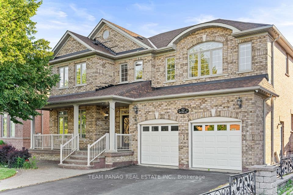 52 Mount Royal Circle, Brampton, ON L6P 2K4 – main photo